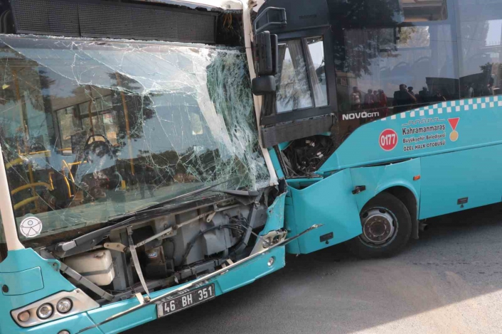 Kahramanmaraş´ta belediye otobüsü ile halk otobüsü çarpıştı: 9 yaralı
