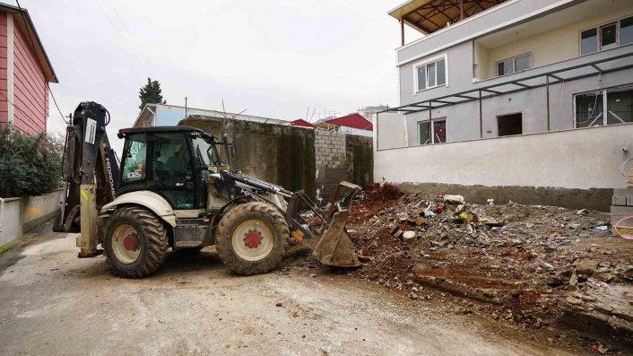 Kahramanmaraş´ta mahalleler İnşaat atıklarından temizleniyor
