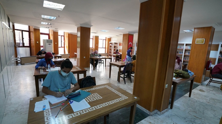 Kahramanmaraş´ta öğrenciler YKS´ye kütüphanelerde hazırlandı
