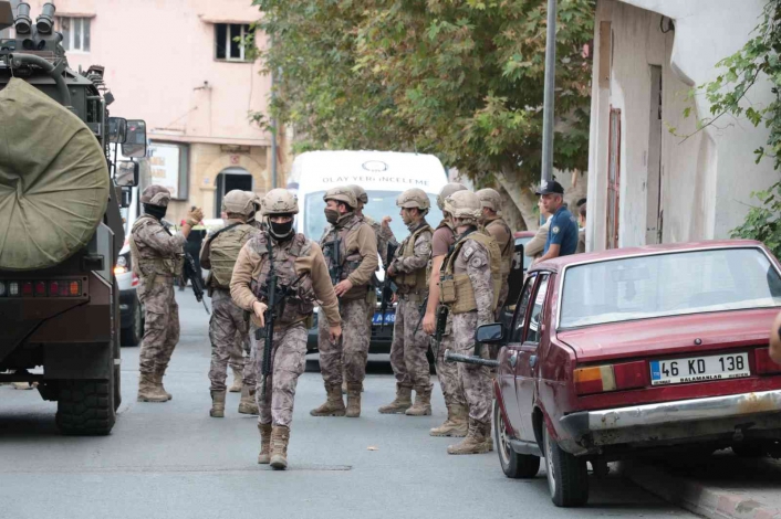 Kahramanmaraş´ta operasyona giden polise saldırı: 3 polis yaralandı, 1 şüpheli ölü ele geçirildi
