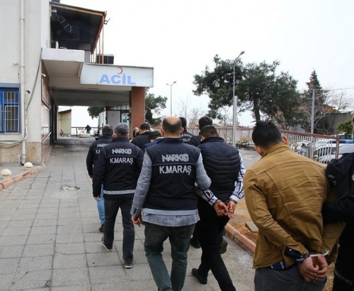 Kahramanmaraş´ta uyuşturucu tacirlerine suçüstü: 10 kişi tutuklandı
