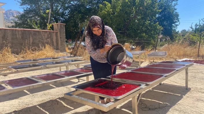 Kahramanmaraşlı girişimci kadın tescilli sumak ekşisi üretiyor

