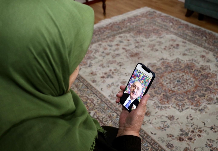 Kılıçdaroğlu ve Milletvekili Erol´dan şehit Göl´ün annesine telefon
