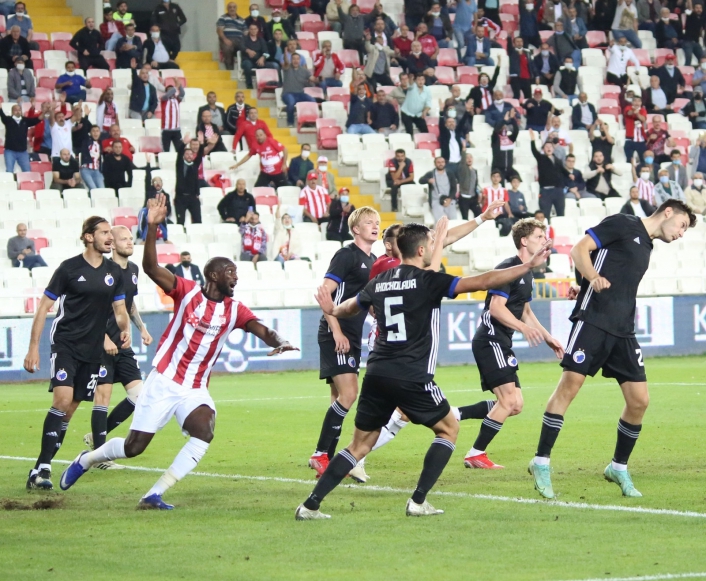 Kopenhag-Sivasspor maçını Lawrence Visser yönetecek
