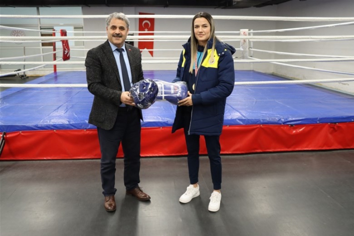 Malatyalı boksör Hatice Akbaş´ın Avrupa Şampiyonluğu sevinci
