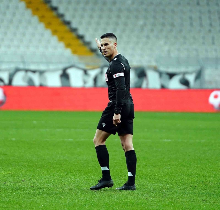 MKE Ankaragücü - Sivasspor maçında düdük Sarper Barış Saka´da

