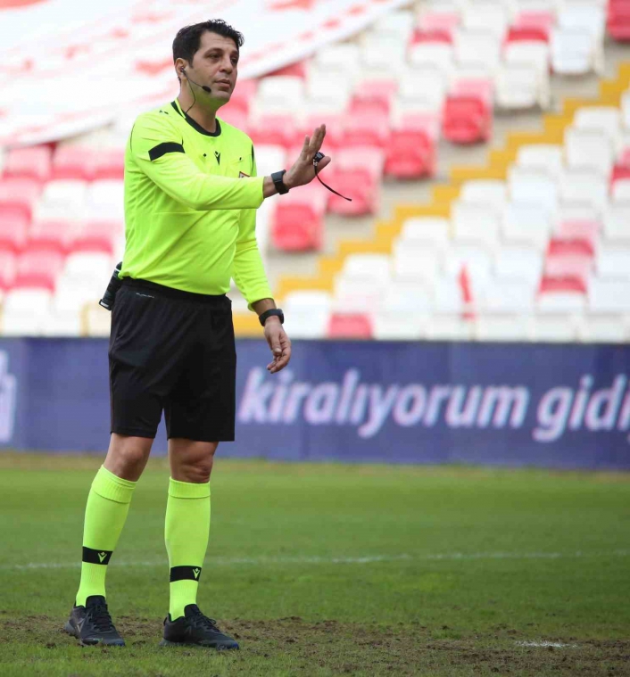 MKE Ankaragücü - Sivasspor maçının VAR hakemi Mustafa Öğretmenoğlu oldu

