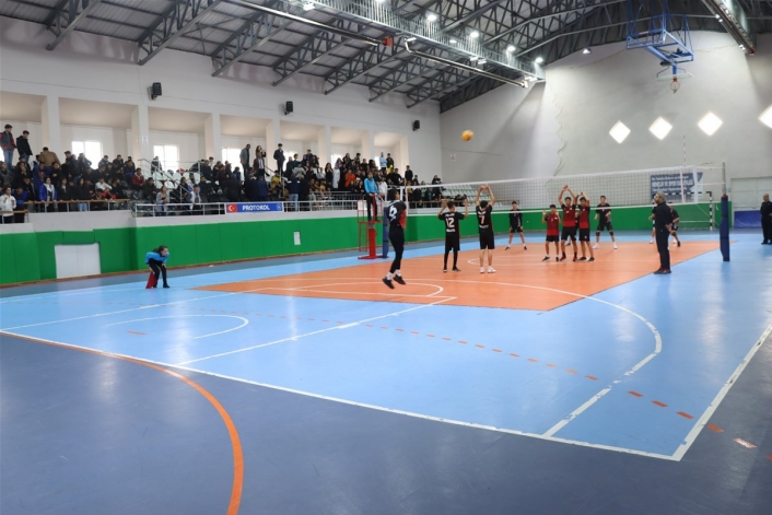 Okullar arasında düzenlenen voleybol şampiyonası tamamlandı
