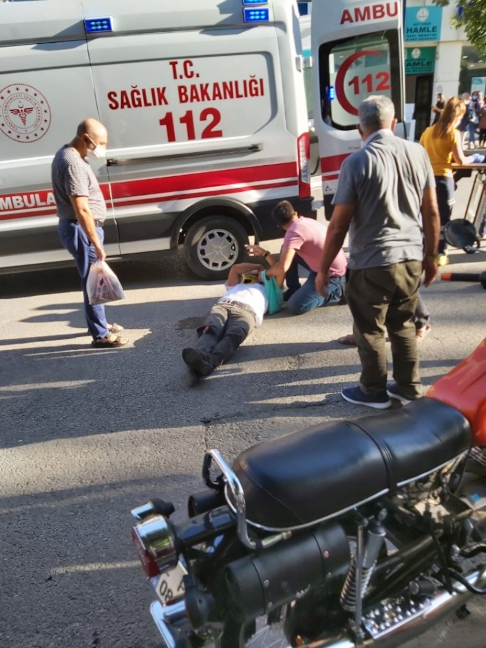 Otomobil ile motosiklet çarpıştı: 1 yaralı
