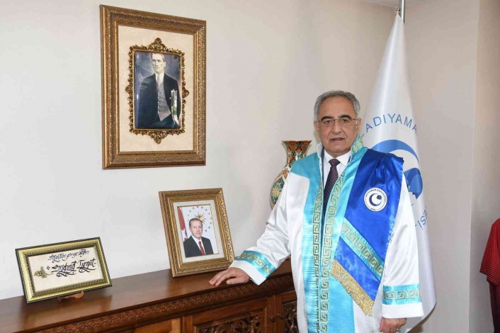 Rektör Turgut, 30 Ağustos Zafer Bayramını kutladı
