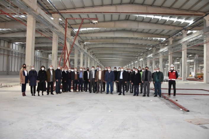 Sadıkoğlu Kızılay´ın Afet Barınma sistemleri fabrikası inşaatında inceleme yaptı
