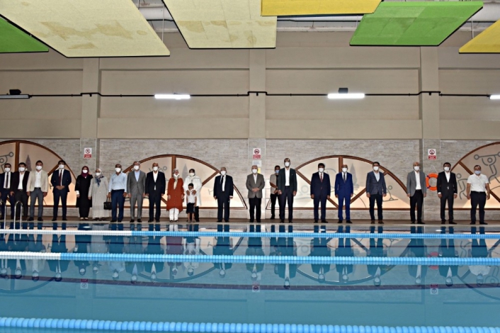 Şehit Hüseyin Varol Kapalı Yüzme Havuzu törenle açıldı
