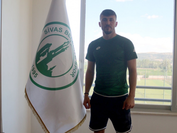 Sivas Belediyespor, Oğuzhan Bozkurt´u transfer etti
