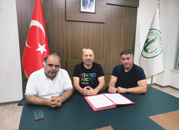 Sivas Belediyespor, Teknik Direktör Özer Karadaş´la sözleşme uzattı
