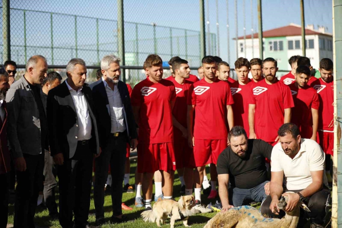 Sivas Dört Eylül Spor, sezonu kurban keserek açtı
