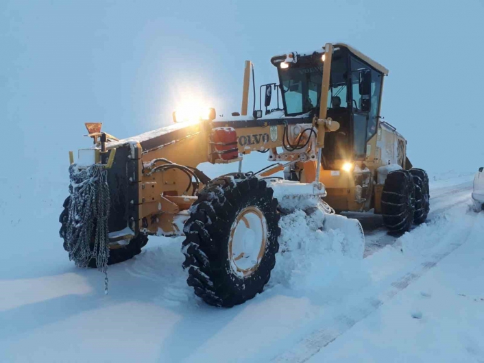Sivas´ta kar nedeniyle 268 köy yolu ulaşıma kapandı
