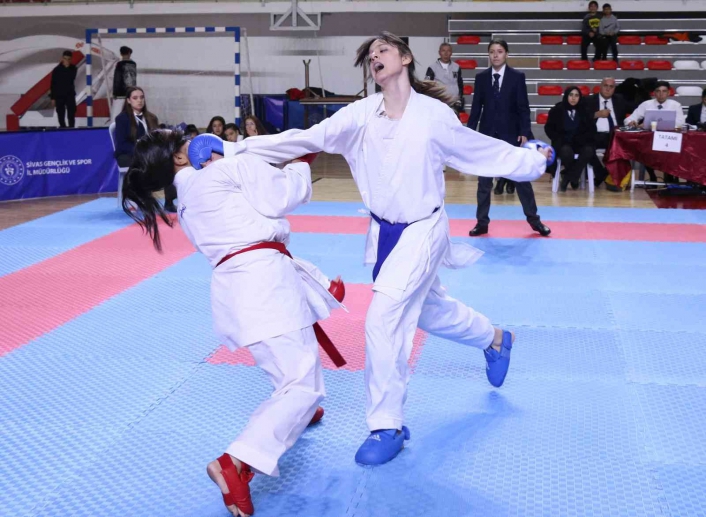 Sivas´ta yapılan 7. Cumhuriyet Kupası İller Arası Karate Turnuvası sona erdi
