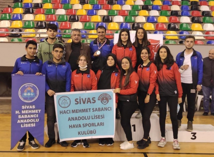 Sivaslı öğrenciler model uçakta Türkiye ikincisi oldu
