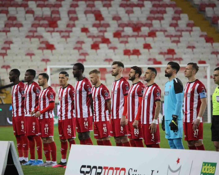 Sivasspor, Antalyaspor maçına 2 eksikle çıkacak
