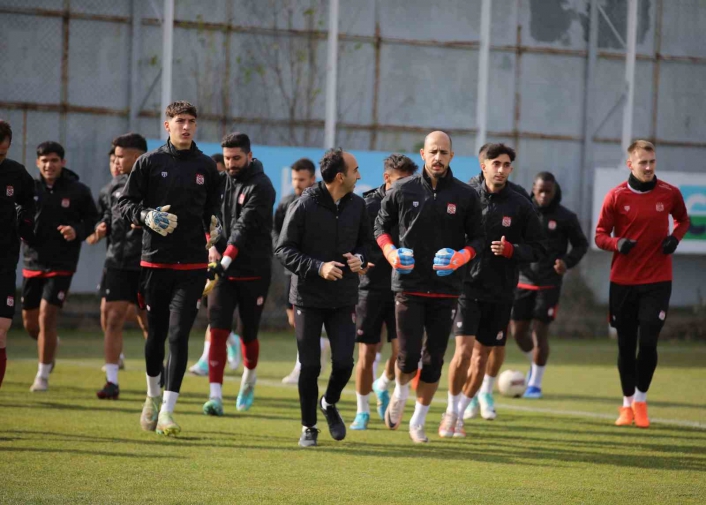 Sivasspor, ara vermeden kupa maçının hazırlıklarına başladı
