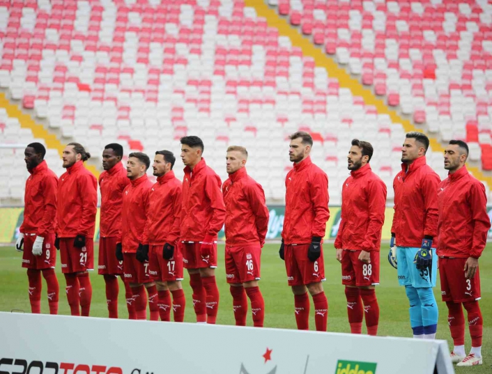 Sivasspor´da zorlu Adana maçı öncesi 2 sakat futbolcu bulunuyor
