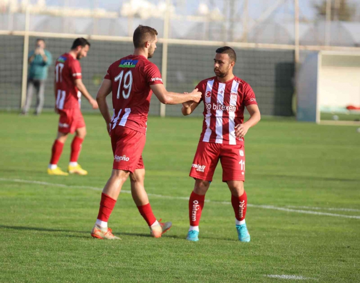 Sivasspor hazırlık maçında FC Saarbrücken´i yendi
