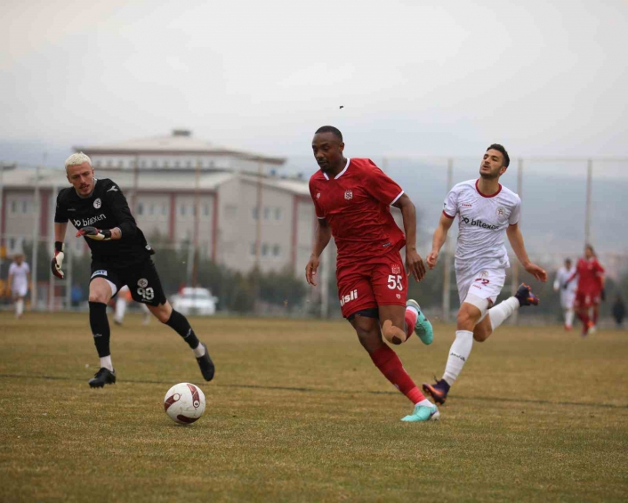 Sivasspor, hazırlık maçında Tokat Belediye Plevnesporu 6-1 yendi
