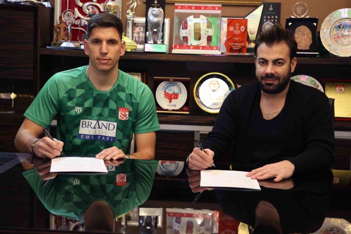 Sivasspor, kaleci Dorde Nikolici transfer etti
