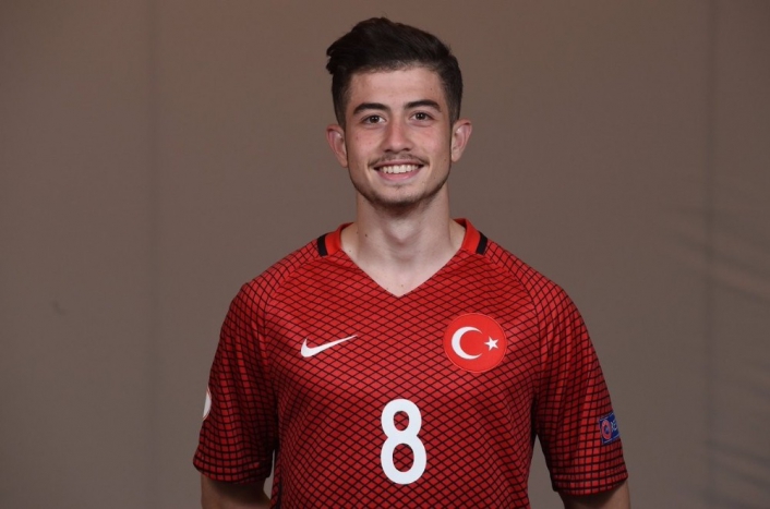 Sivasspor Kerem Atagan Kesgin´i kadrosuna kattı

