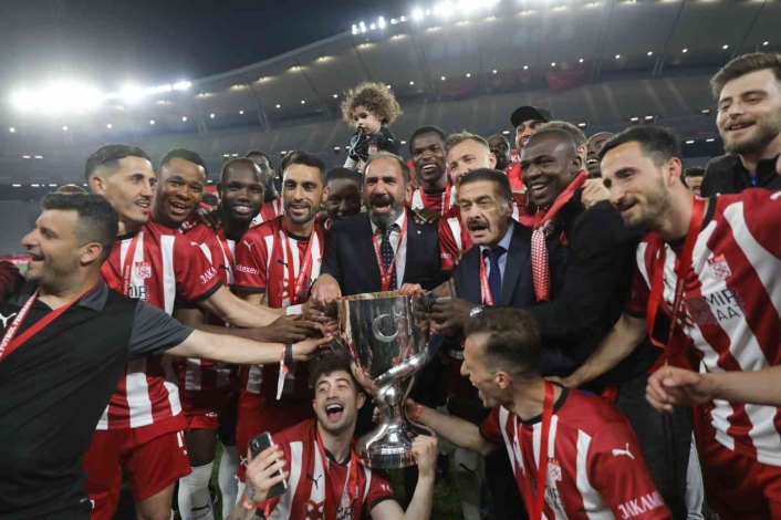 Sivasspor kupayı kazanan 16. takım oldu
