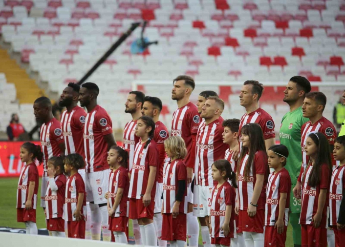 Sivasspor, ligde 14. yenilgisini aldı
