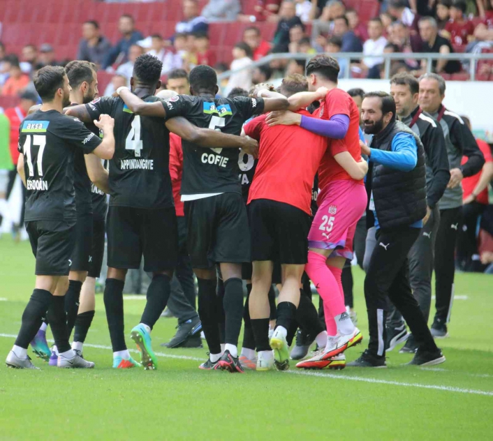 Sivasspor ligdeki 12. beraberliğini aldı
