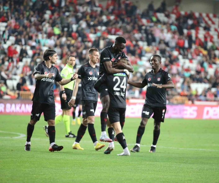 Sivasspor ligdeki galibiyet sayısını 10´a çıkarttı
