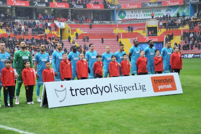 Sivasspor ligdeki galibiyet sayısını 6´ya çıkarttı
