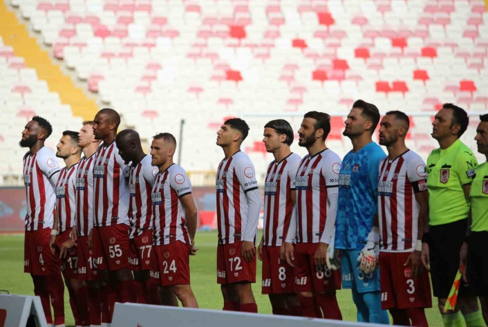 Sivasspor, Süper Lig´de 5. beraberliğini aldı
