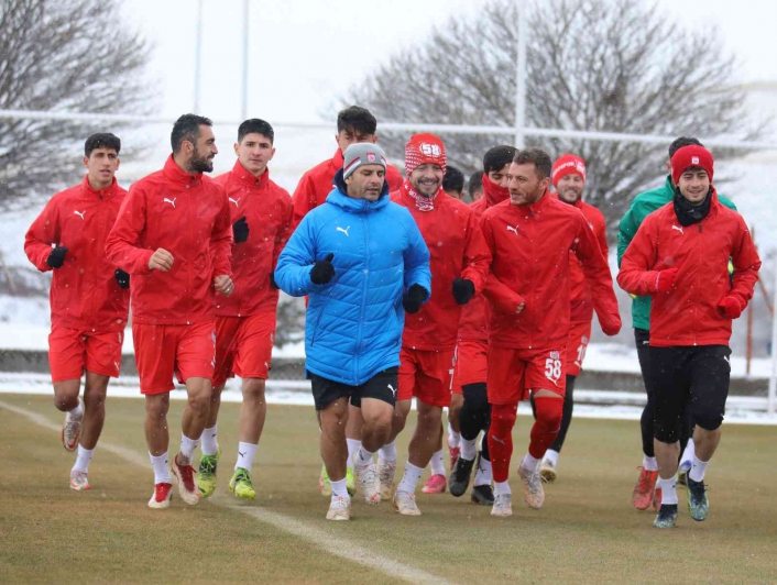 Sivasspor, Trabzonspor maçına iddialı hazırlanıyor
