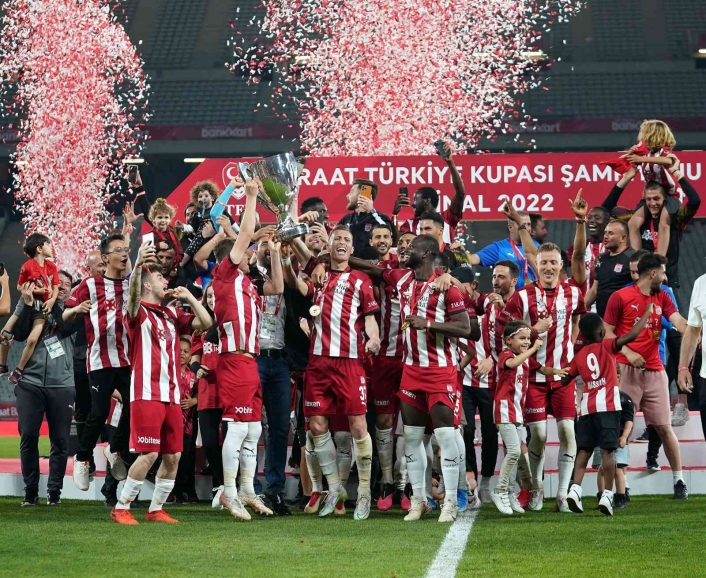 Sivasspor, üst üste 3. kez Avrupa kupalarına katılacak
