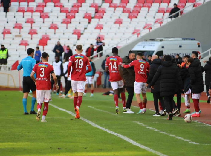 Sivassporlu Manaj, gol sayısını 9´a yükseltti
