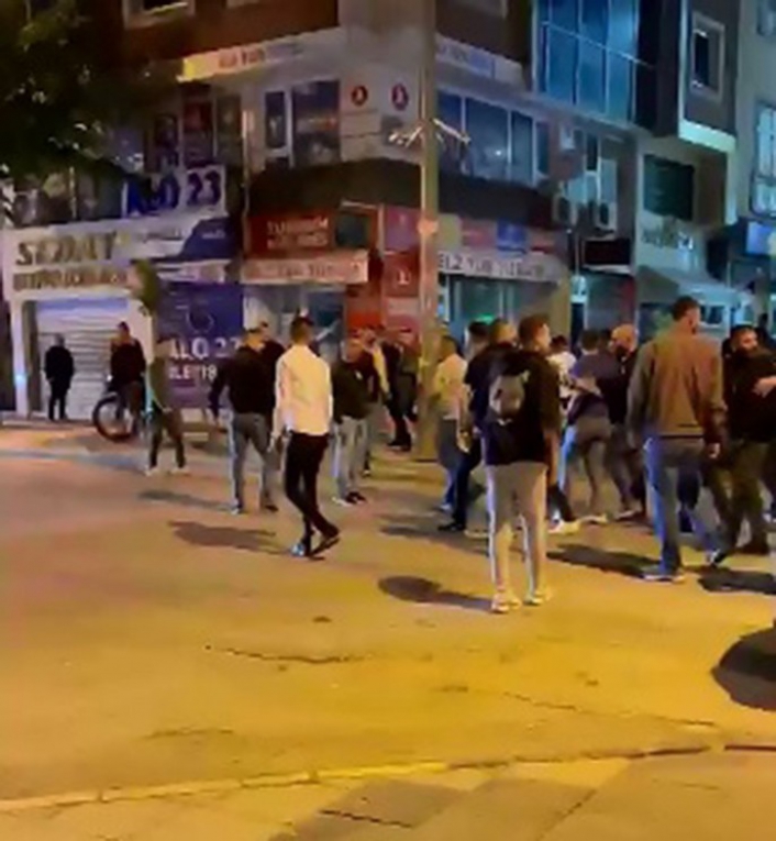 Sokak arasında başlayan kavga caddeye taşındı: 1 yaralı
