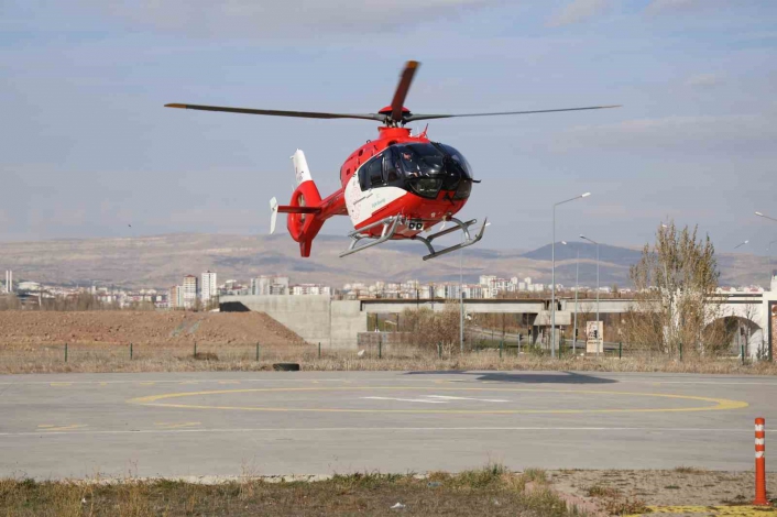 Solunum sıkıntısı çeken bebek ambulans helikopterle Kayseri´ye nakledildi
