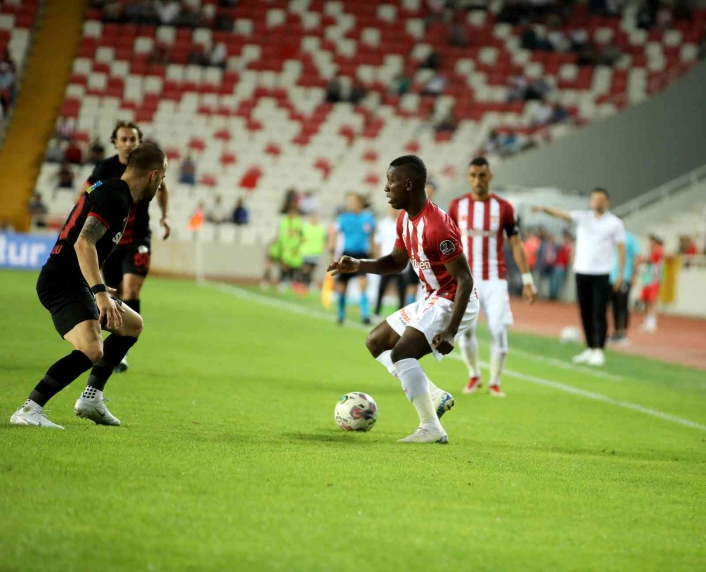 Spor Toto Süper Lig: DG Sivasspor: 1 - Gaziantep FK: 1 (Maç sonucu)
