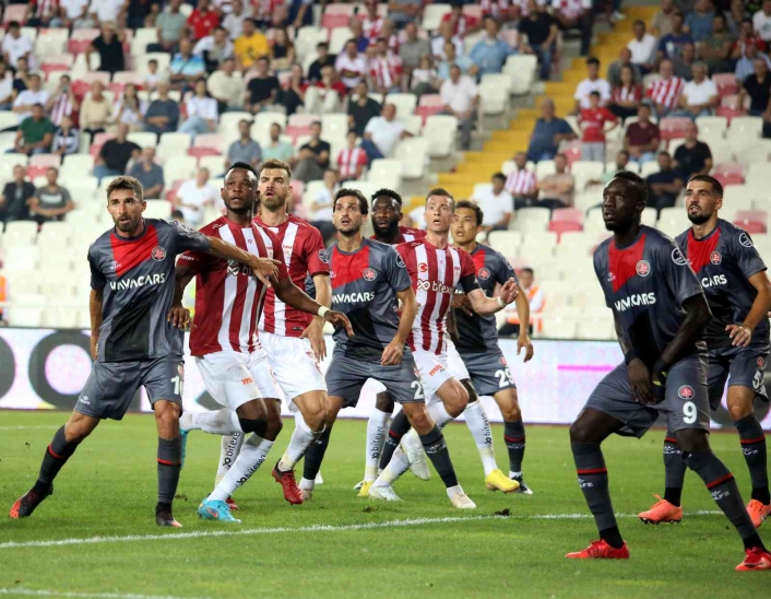 Spor Toto Süper Lig: Sivasspor: 0 - Fatih Karagümrük: 0 (İlk yarı)

