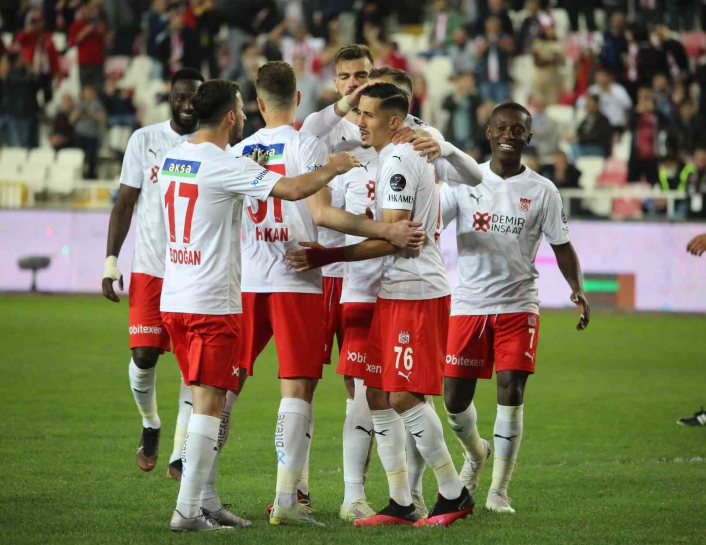 Spor Toto Süper Lig: Sivasspor: 1 -  Alanyaspor: 0 (Maç sonucu)
