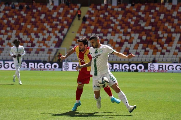 Spor Toto Süper Lig: Yeni Malatyaspor: 0 - GZT Giresunspor: 1 (İlk yarı)
