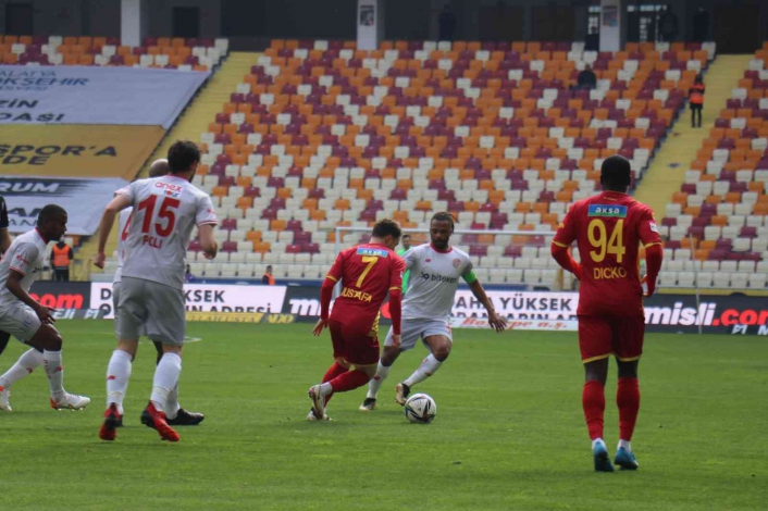 Süper Toto Süper Lig: Yeni Malatyaspor: 0 - Antalyaspor: 1 (İlk yarı)
