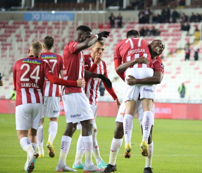Trabzonspor´u yenen Sivasspor, Süper Lig´de 9. galibiyetini aldı
