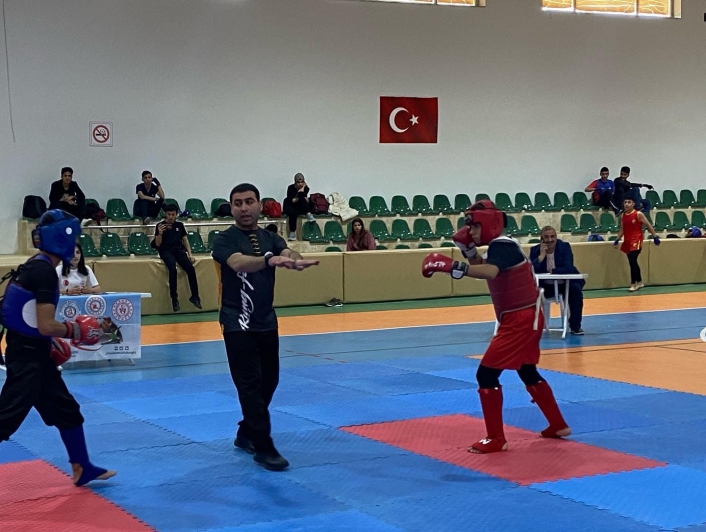 Turgut Özal kung fu şampiyonası
