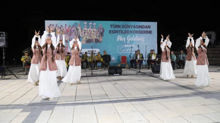 `Türk dünyasından esintiler´ konserine Elazığlılar yoğun ilgi gösterdi
