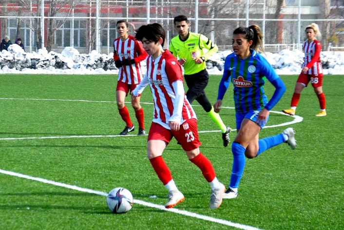 Turkcell Kadın Futbol Süper Ligi: Sivasspor: 1 - Çaykur Rizespor: 1
