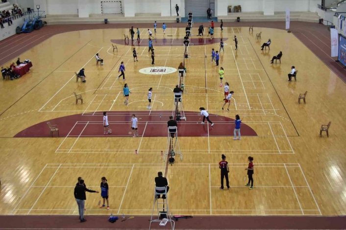 Türkiye Badminton Şampiyonası başladı
